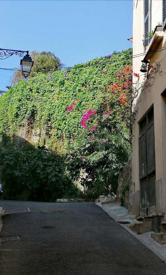 Beautiful Renovated Studio With View- Old Hyères Dış mekan fotoğraf