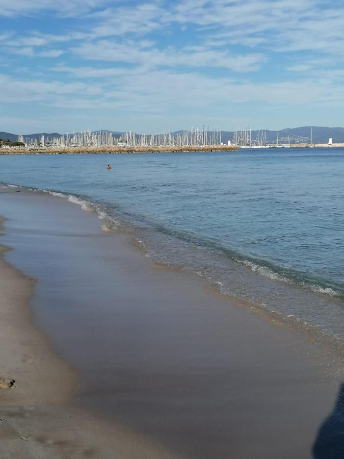 Beautiful Renovated Studio With View- Old Hyères Dış mekan fotoğraf