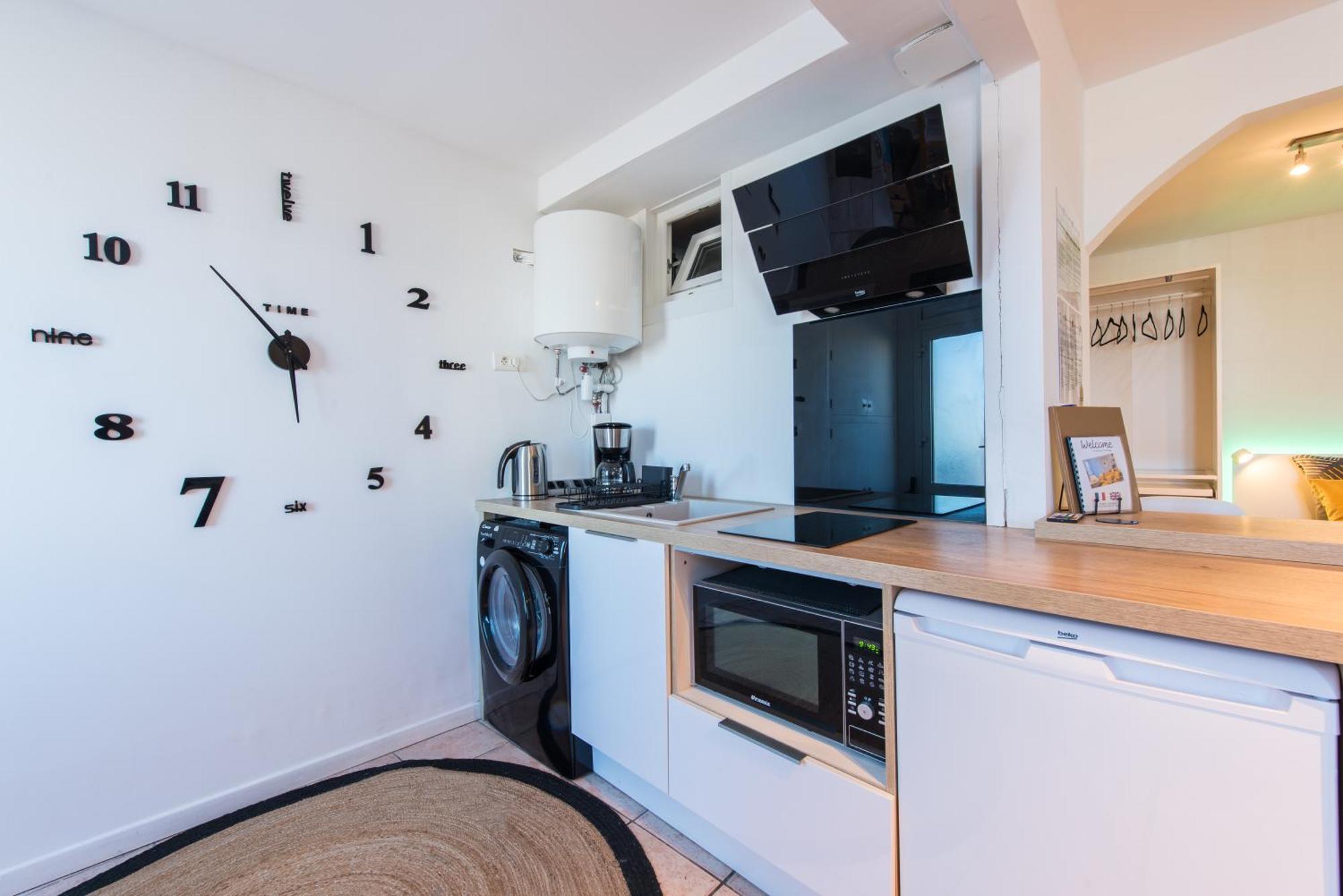 Beautiful Renovated Studio With View- Old Hyères Dış mekan fotoğraf