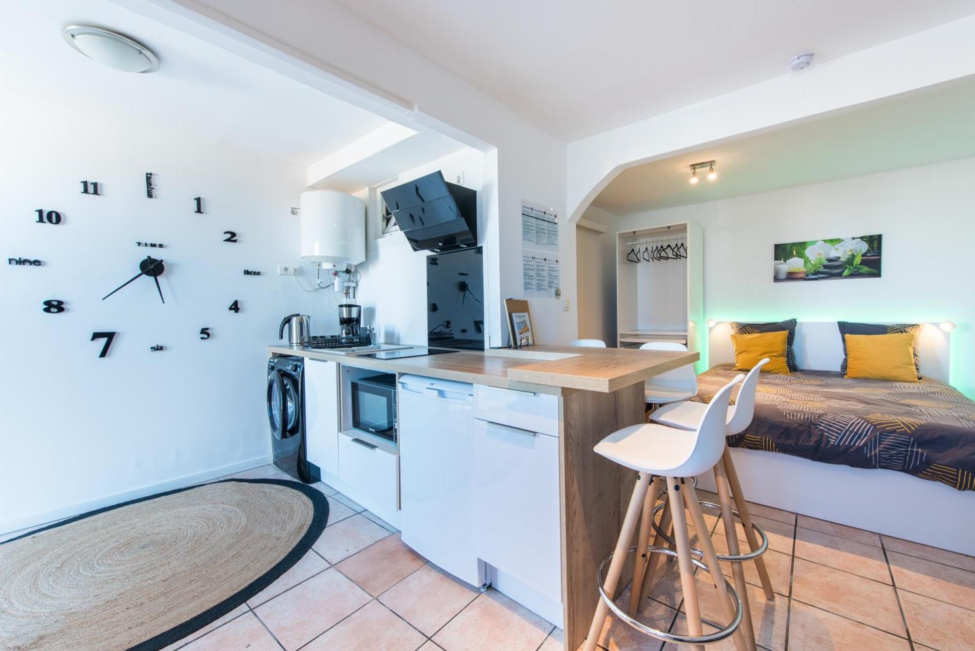 Beautiful Renovated Studio With View- Old Hyères Dış mekan fotoğraf