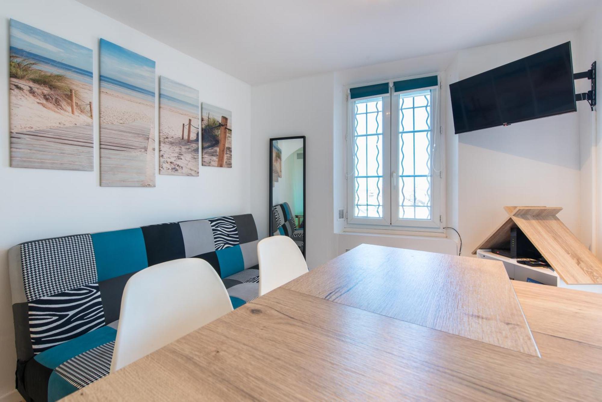 Beautiful Renovated Studio With View- Old Hyères Dış mekan fotoğraf