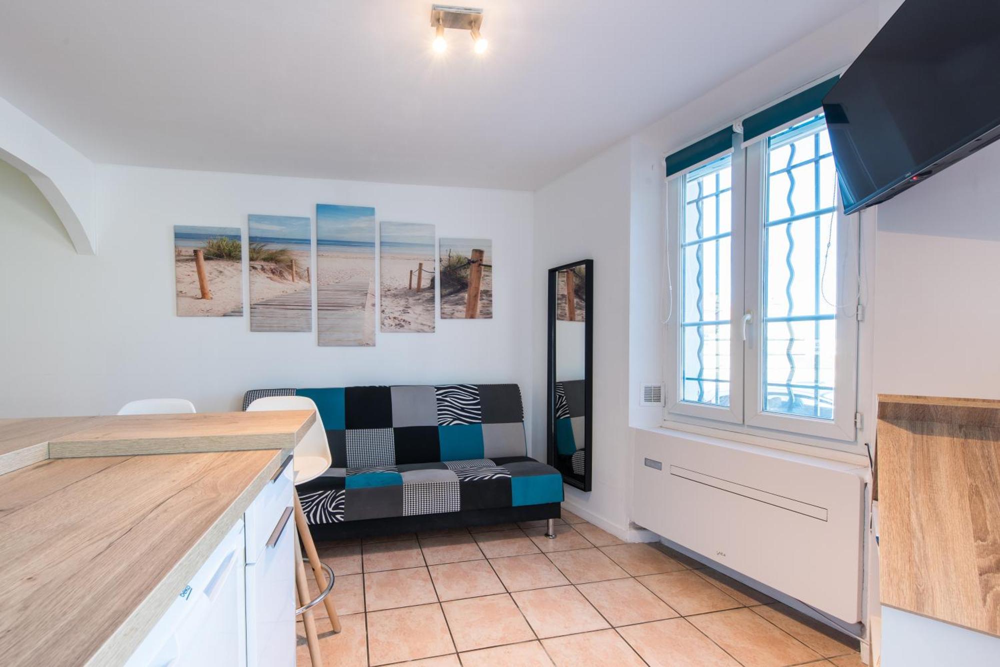 Beautiful Renovated Studio With View- Old Hyères Dış mekan fotoğraf